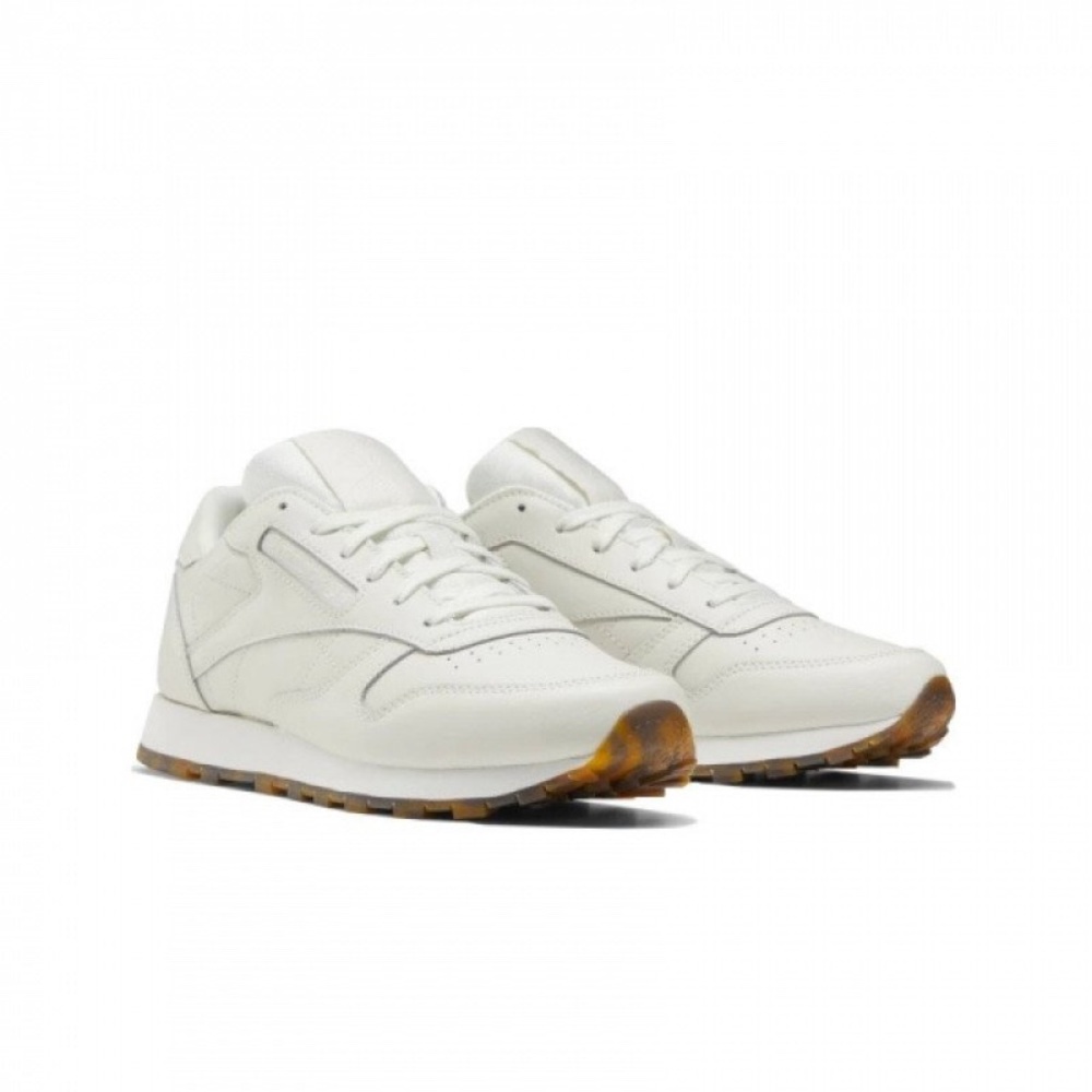 Reebok | Classic Leather Sneakers in Chalk Like New